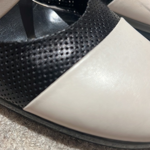 CHANEL heels with a leather ankle ties size 38.5 - Picture 7 of 15